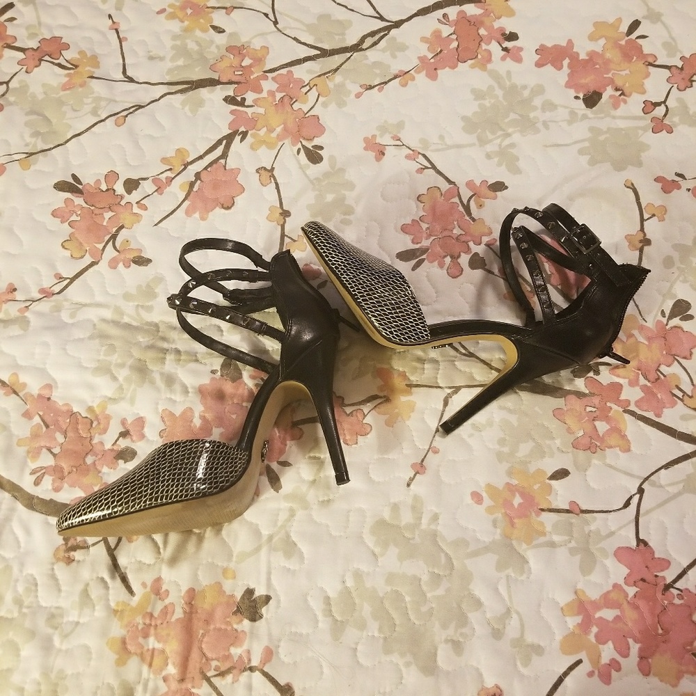 Cute high heels! - Picture 2 of 3